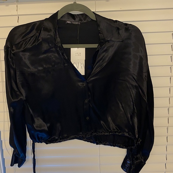 RARE NWT CROPPED SILK CINCHABLE BUTTON DOWN - Picture 3 of 4